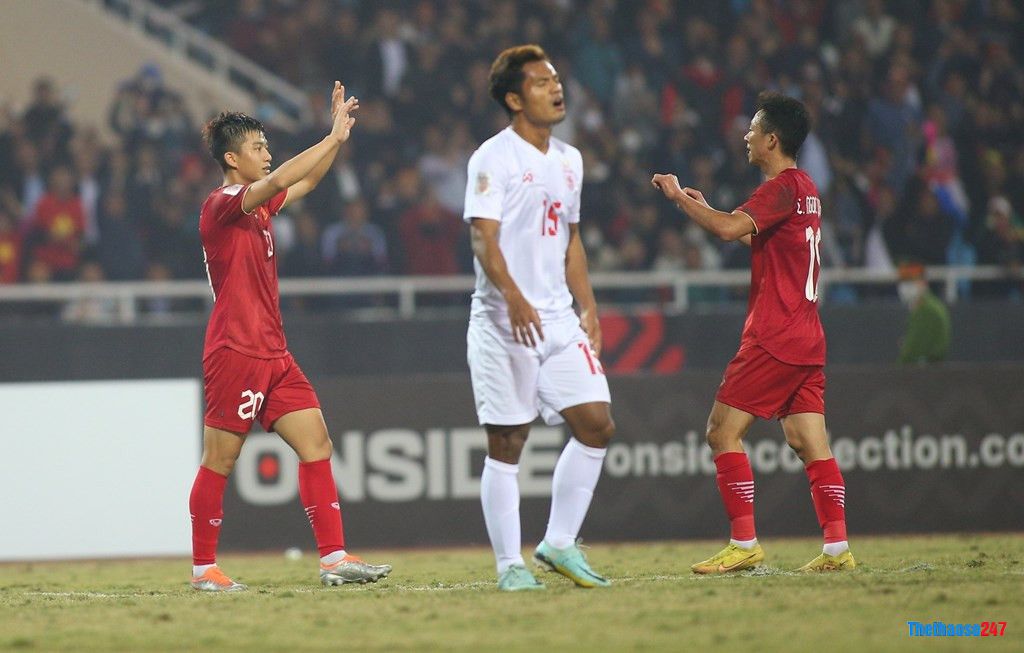 Châu Ngọc Quang có được bàn thắng đầu tiên trong màu áo quốc gia 