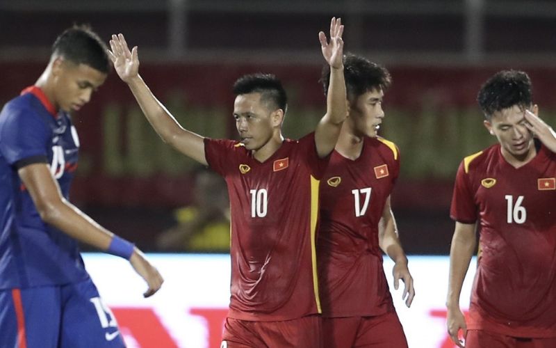 Việt Nam 4-0 Singapore
