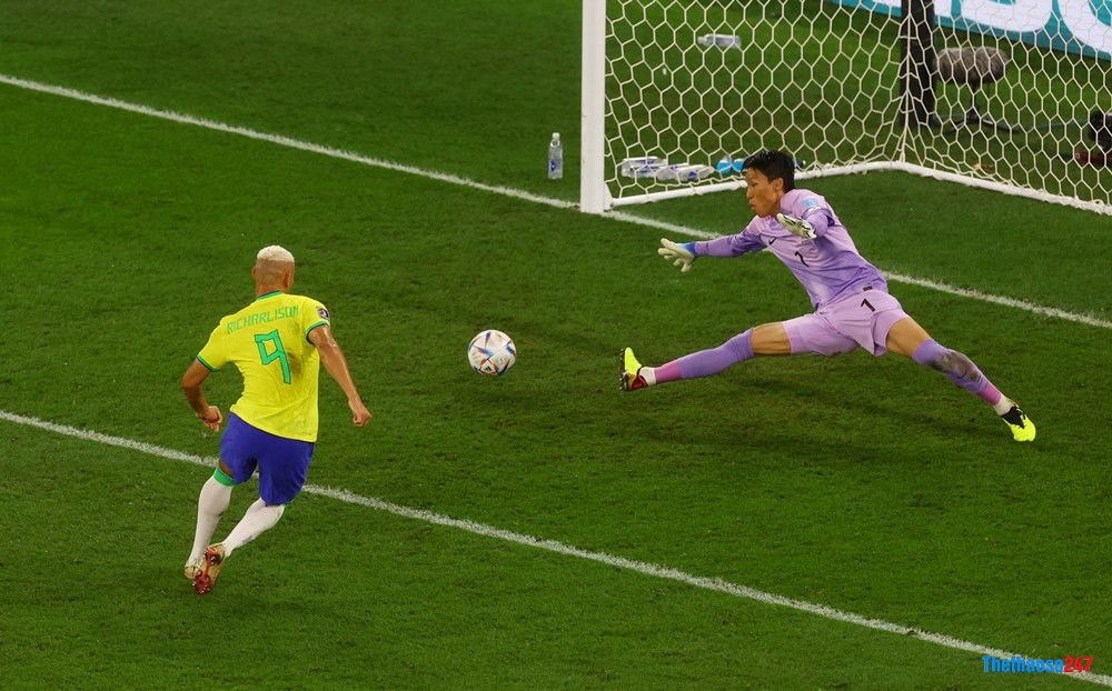 Brazil dễ dàng có được 4 bàn thắng trong hiệp 1 